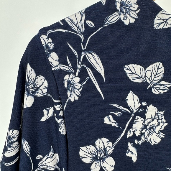 41 Hawthorn Navy Floral Short Flutter Sleeve Dress size 1X V Neck - Picture 4 of 12